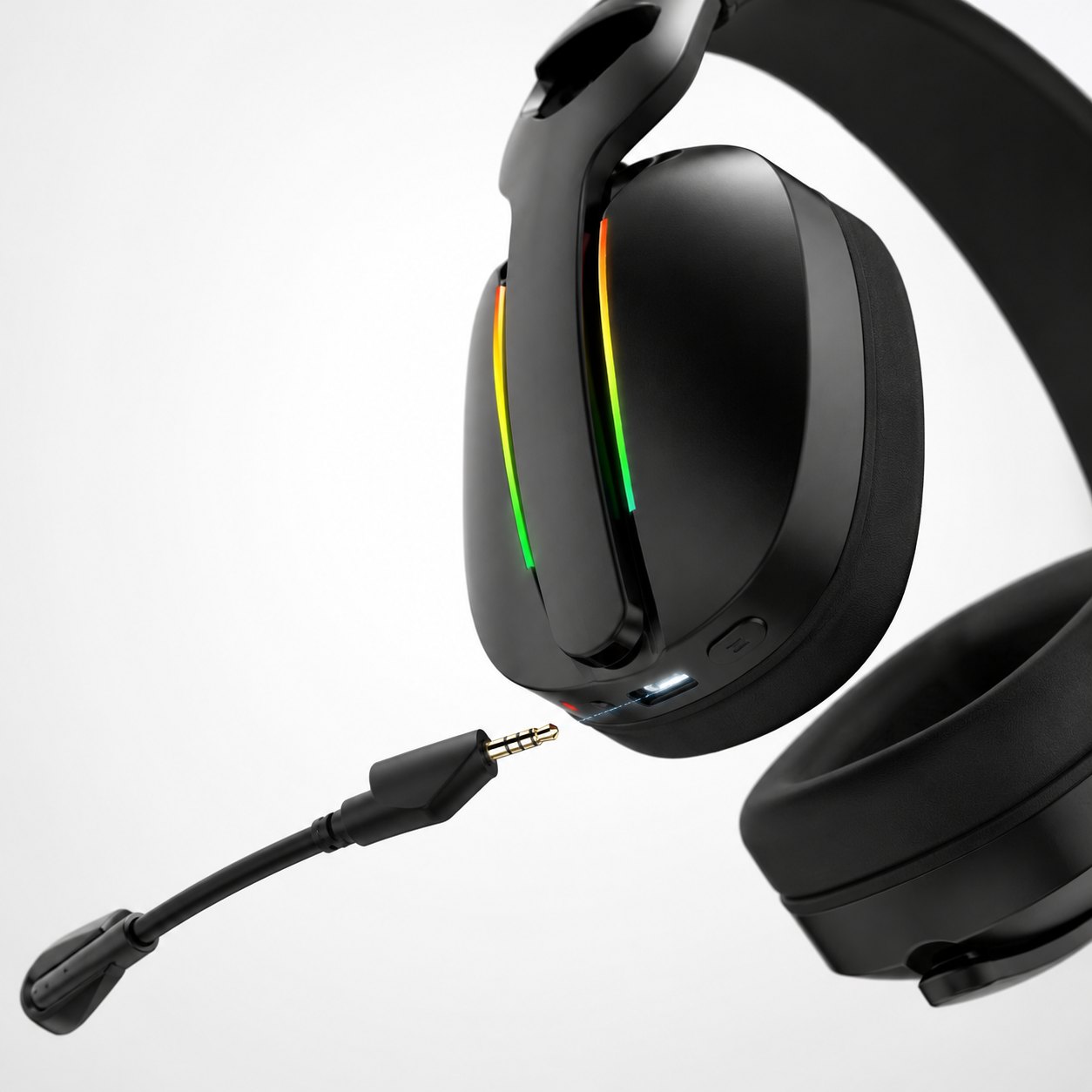 G935 detachable microphone connection detail for sample review